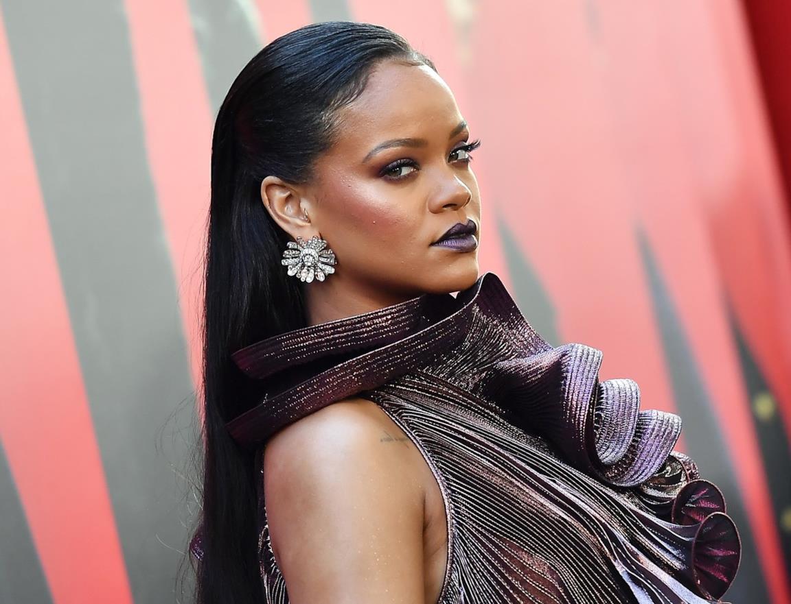 Rihanna in primo piano