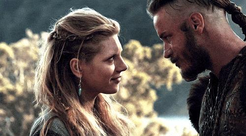 Ragnar e Lagertha, la coppia più bella di Vikings Travis Fimmel e Katheryn Winnick in Vikings