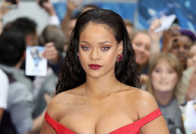 Rihanna risponde agli haters che giudicato la sua svolta curvy Rihanna alla première londinese di Valerian