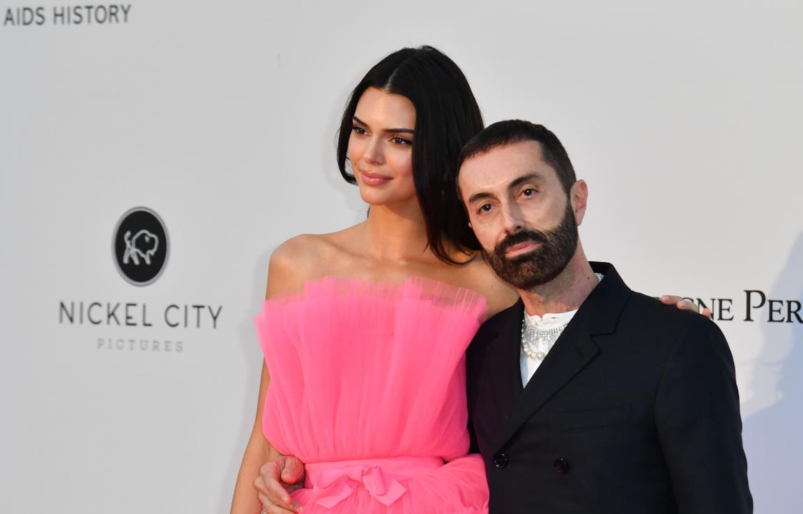 Kendall Jenner e Giambattista Valli all'evento