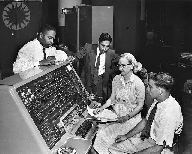 Grace Hopper Un'immagine di repertorio di Grace Hopper