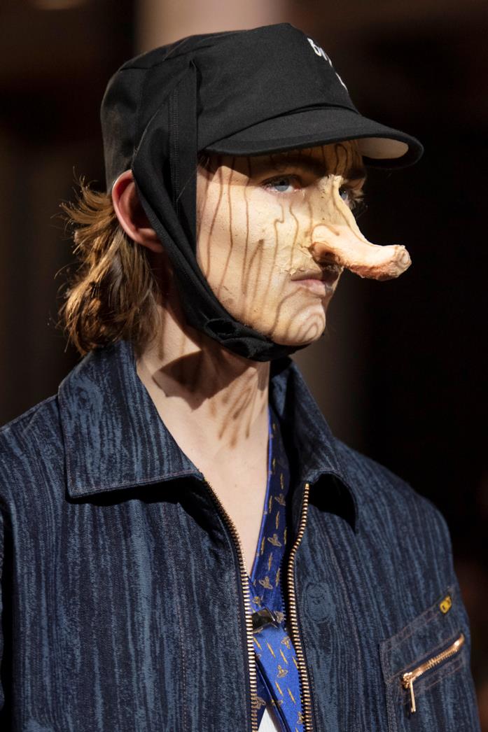 Vivienne Westwood London Fashion Week 2019 2020 Il make up albero di Vivienne Westwood London Fashion Week 2019 2020