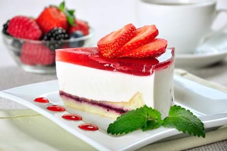 Cheesecake alle fragole Cheesecake con formaggio e fragole