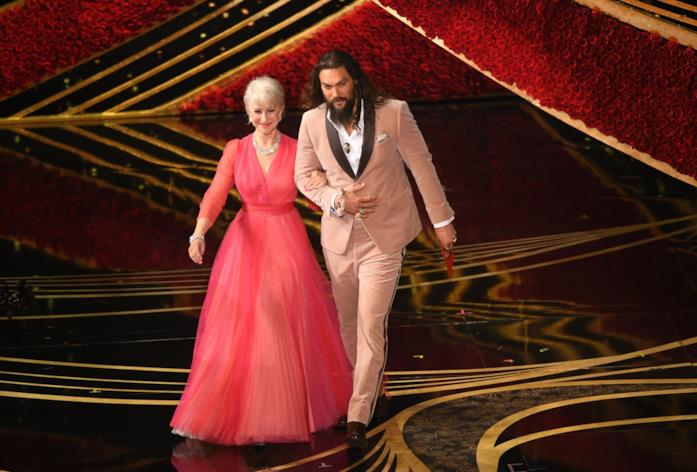 Jason Momoa Jason Momoa agli Oscar 2019 con Helen Mirren