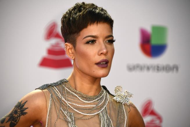 HOT 100 Billboard USA: Halsey torna alla guida della hit parade del 26 gennaio 2019 Halsey, Post Malone e Travis Scott guidano la classifica dei singoli più ascoltati in USA