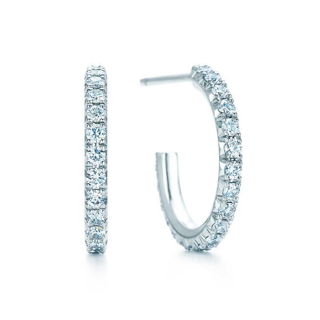 Orecchini a cerchio Tiffany da regalare a Natale Orecchini a cerchio Tiffany per regali di Natale