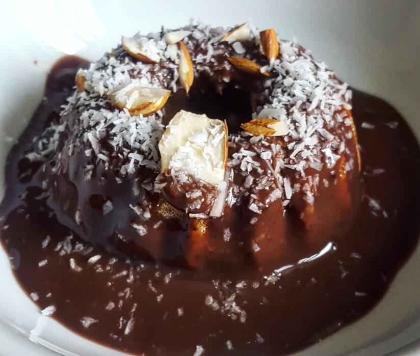 Ciambelline alla mela con salsa al cacao Dolcetto con salsa al cacao
