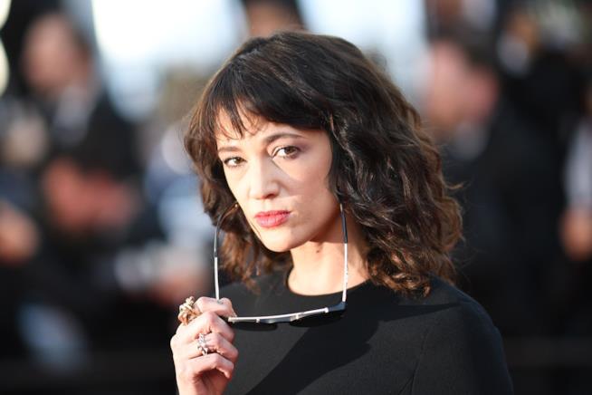 Asia Argento: i post di dolore e provocazione dopo la morte di Anthony Bourdain Asia Argento