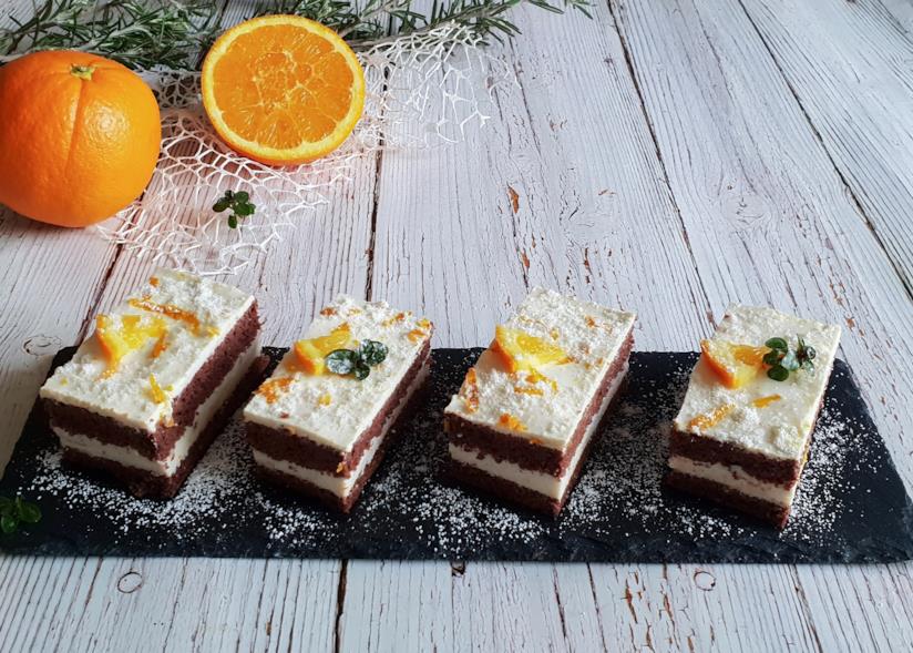 Trancetti all'arancia Dolci con crema bianca