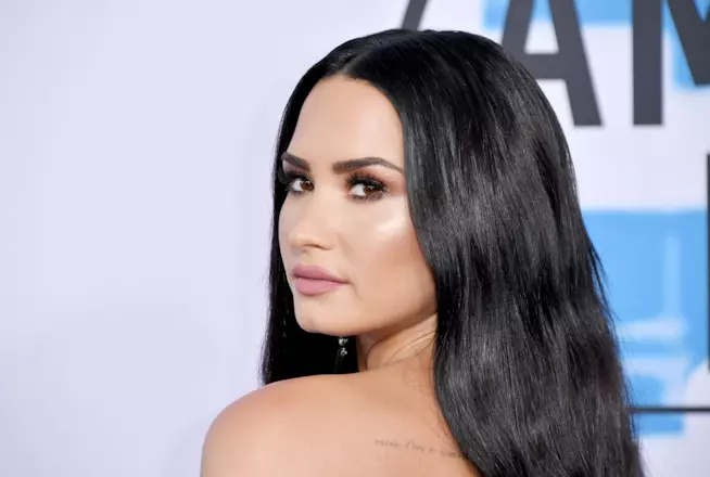 Demi Lovato attacca un post su Instagram Demi Lovato in primo piano