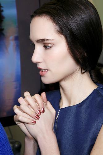 Unghie rosse Manicure con smalto rosso