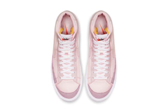 Blazer di Nike colore Rosa Blazer in tela rosa con inserti in camoscio e suola e lacci bianchi