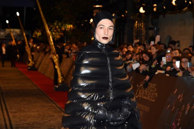 Ezra Miller alla prima di Animali fantastici 2 a Parigi Ezra Miller