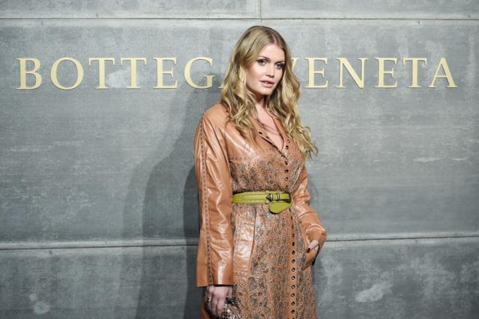 Kitty Spencer è diventata un'icona della moda Kitty Spencer da Bottega Veneta, mezzo busto