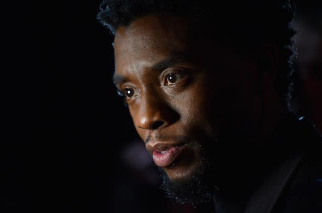 Chadwick Boseman di Black Panther ha posato per la copertina di Rolling Stone Chadwick Boseman