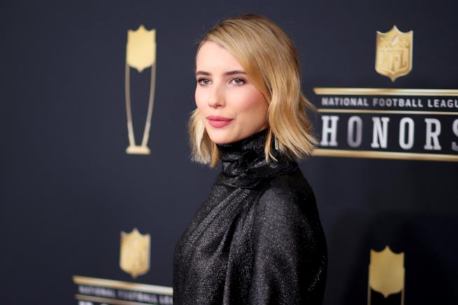 Emma Roberts ha tinto i capelli di rosa per il suo ultimo film Emma Roberts