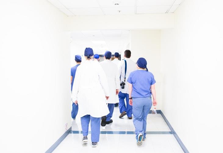 Ospedale Infermieri e medici in ospedale
