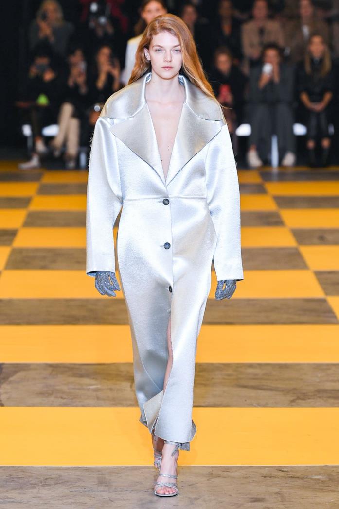 Off-white Un look della sfilata Off-white