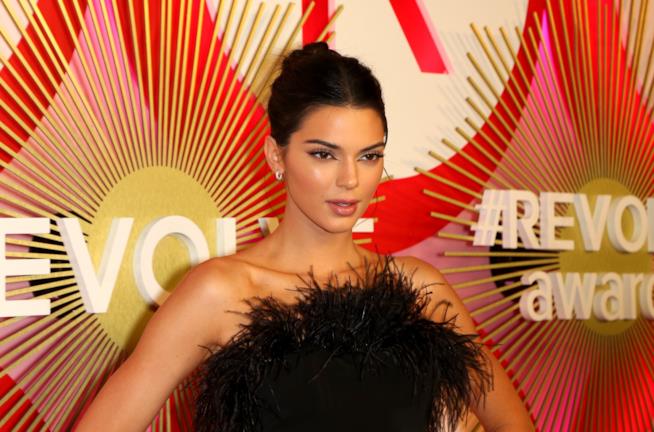 Kendall Jenner si sente la meno sexy tra le sorelle Kardashian Kendall Jenner