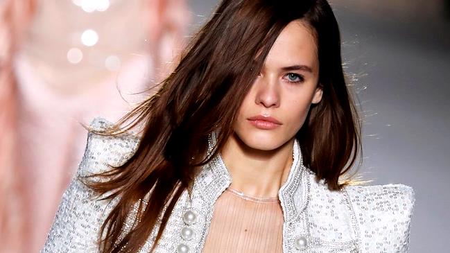 La collezione autunno inverno 2018 di Balmain I capi silver di Balmain per l'autunno 2018