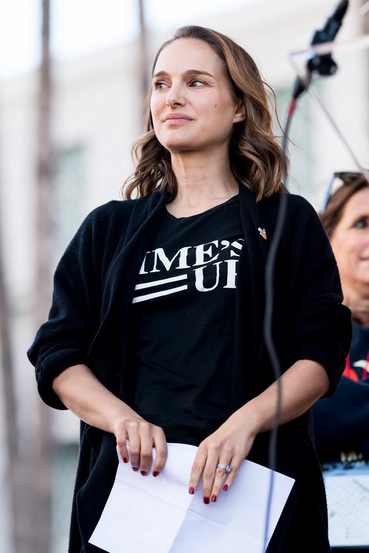 Natalie Portman contro Israele diserta un evento Natalie Portman durante una delle recenti marce in favore di Time's Up
