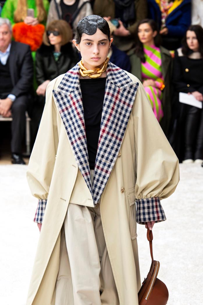 Trench oversize di JW Anderson Trench oversize firmato JW Anderson