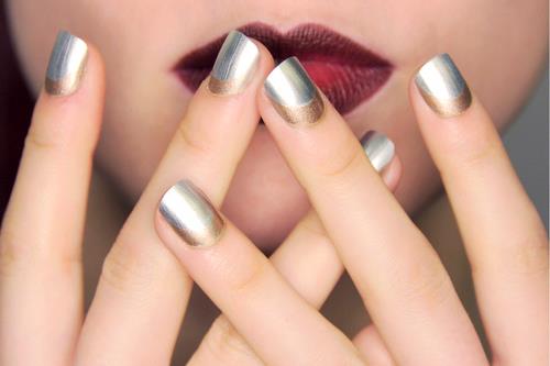 Unghie in gel Unghie in gel argentate