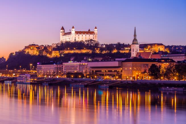 Romantica vista del castello di Bratislava Il castello di Bratislava