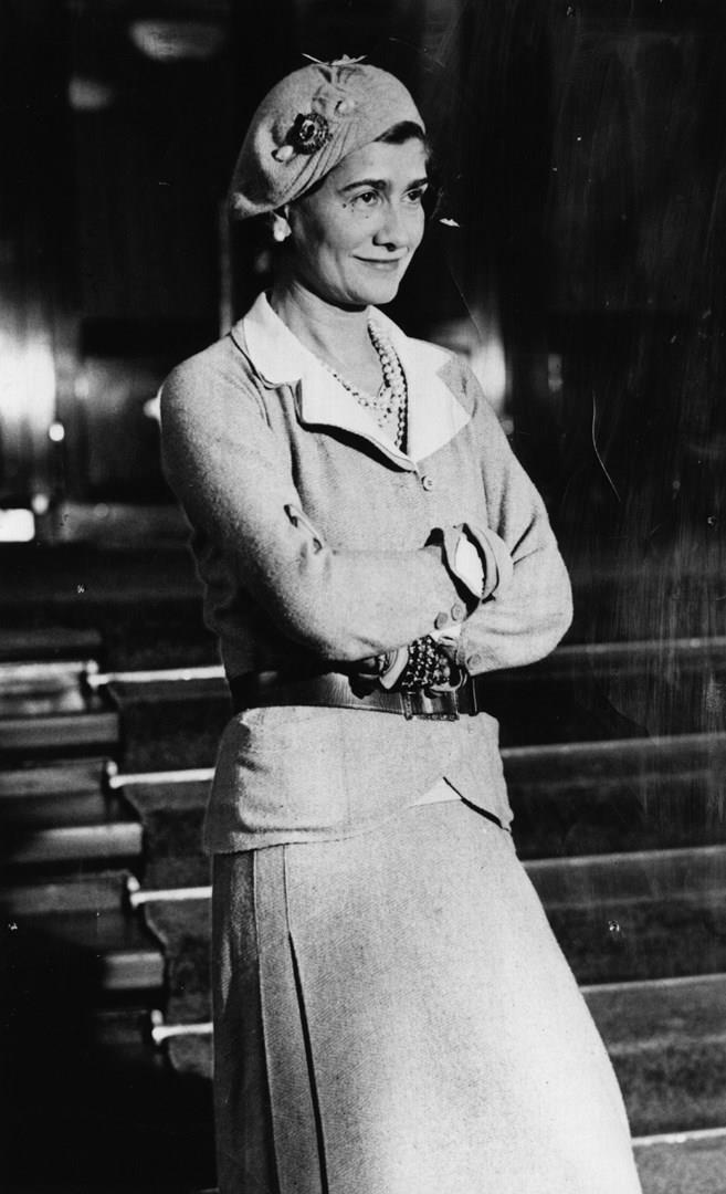 Coco Chanel Coco Chanel a figura intera