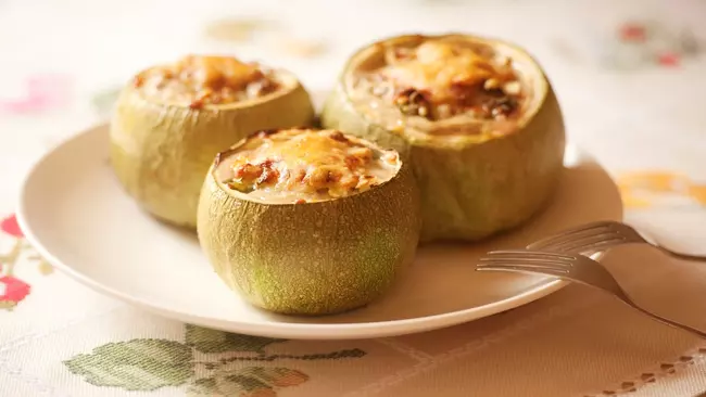 Zucchine ripiene Zucchine ripiene di mollica di pane