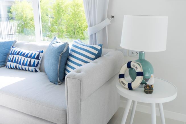 Le idee più belle e gli errori da evitare quando si arreda una casa in stile marinaro Tante idee utili e belle per un arredamento in stile marinaro perfetto