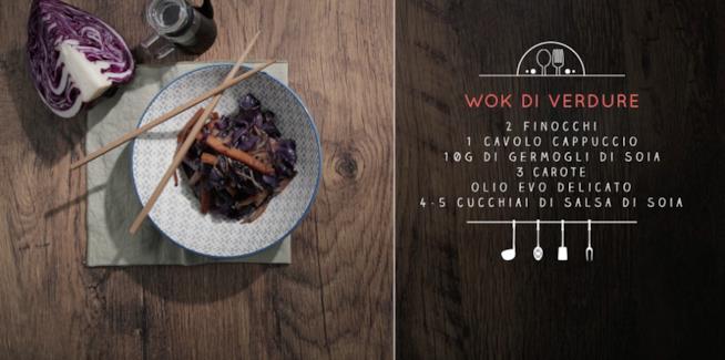 Wok di verdure e germogli di soia Wok di verdure
