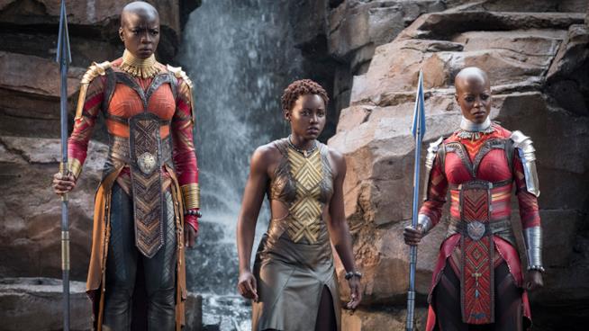 Lupita Nyong'O e le altre attrici di Black Panther Danai Gurira e Lupita Nyong'O in Black Panther