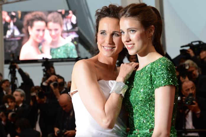 Margaret Qualley è il nuovo volto delle campagne fashion Céline Andie MacDowell e Margaret Qualley sul red carpet