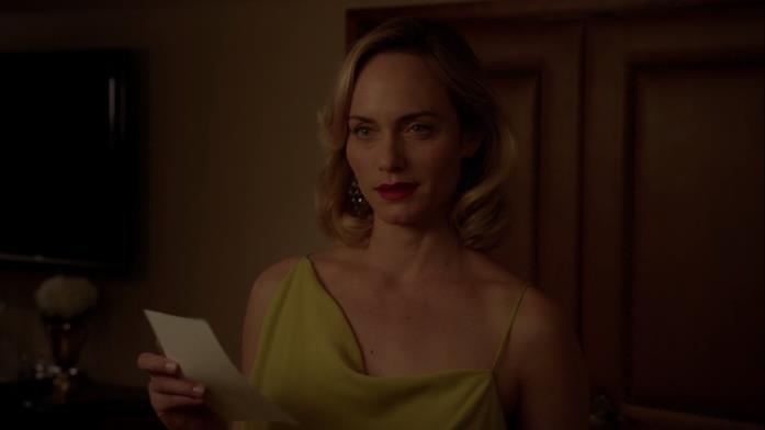 Tutto sulla modella e attrice Amber Valletta Amber Valletta in Revenge