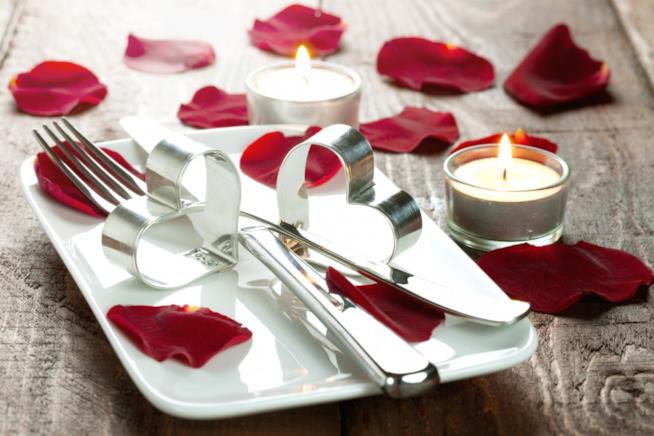 Sanvalentino Piatto con posate e candele