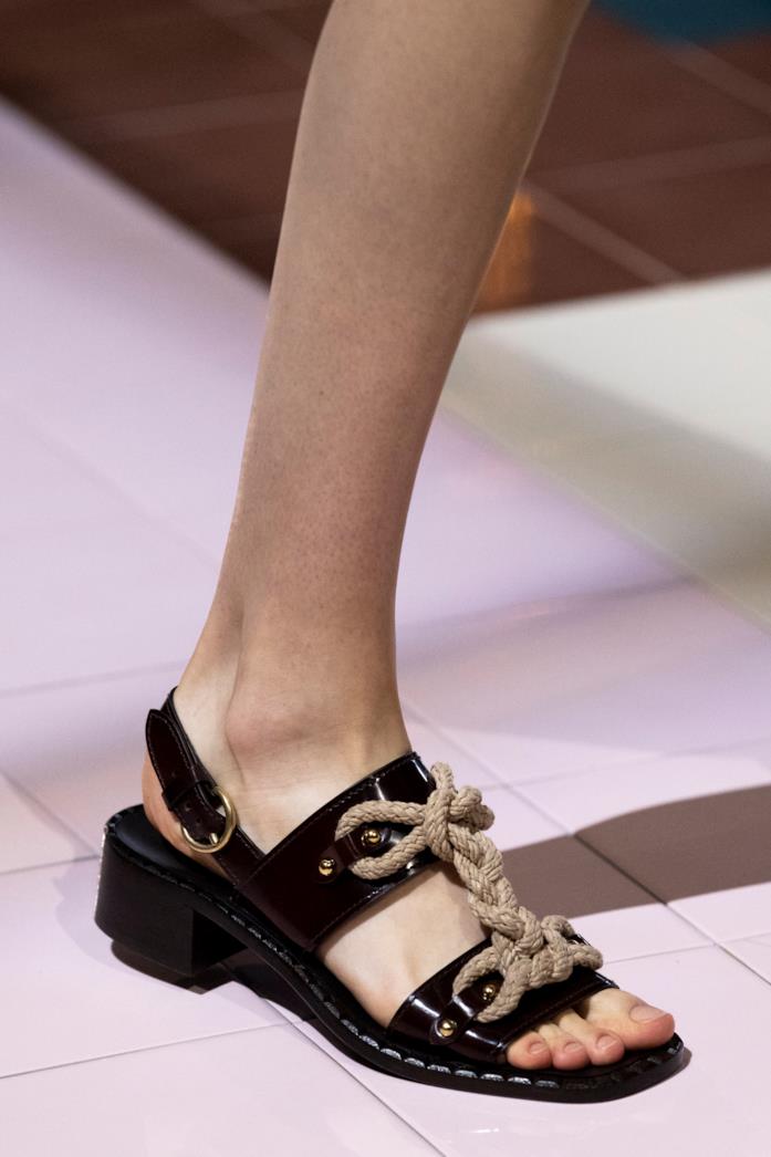 Sfilata Prada Un look della sfilata di Prada