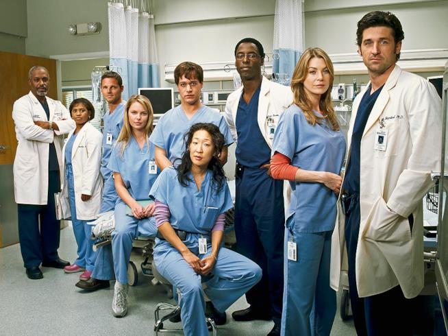 Justin Chambers fu aggiunto al pilota di Grey's Anatomy in un secondo momento con la computer grafica Il cast della prima stagione di Grey's Anatomy