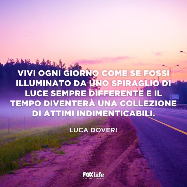 Frase Doveri Strada nella foschia dell'alba