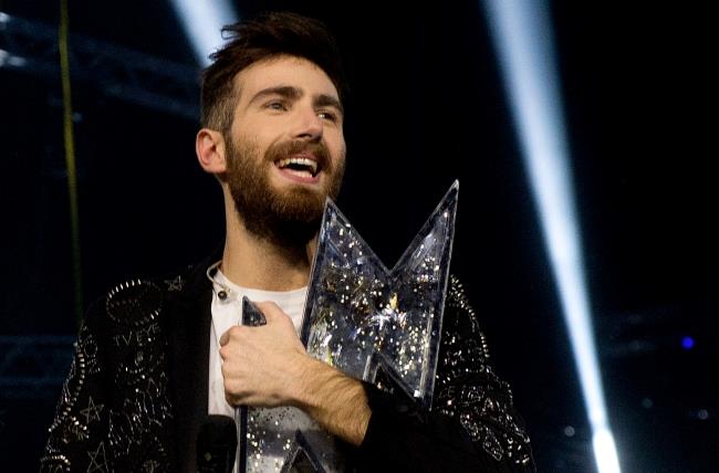 Lorenzo Licitra, il tenore pop di X Factor 2017, vince il talent di Sky Lorenzo Licitra è il vincitore di X Factor 2017 - Intervista