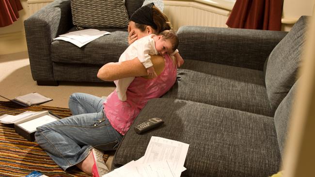 Depressione post partum: guida completa ai sintomi, alle cure e alle leggi per le mamme lavoratrici Depressione post partum
