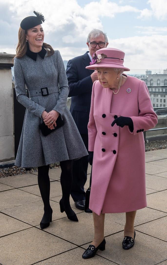 Kate Middleton e Regina Kate Middleton e Regina a un evento ufficiale