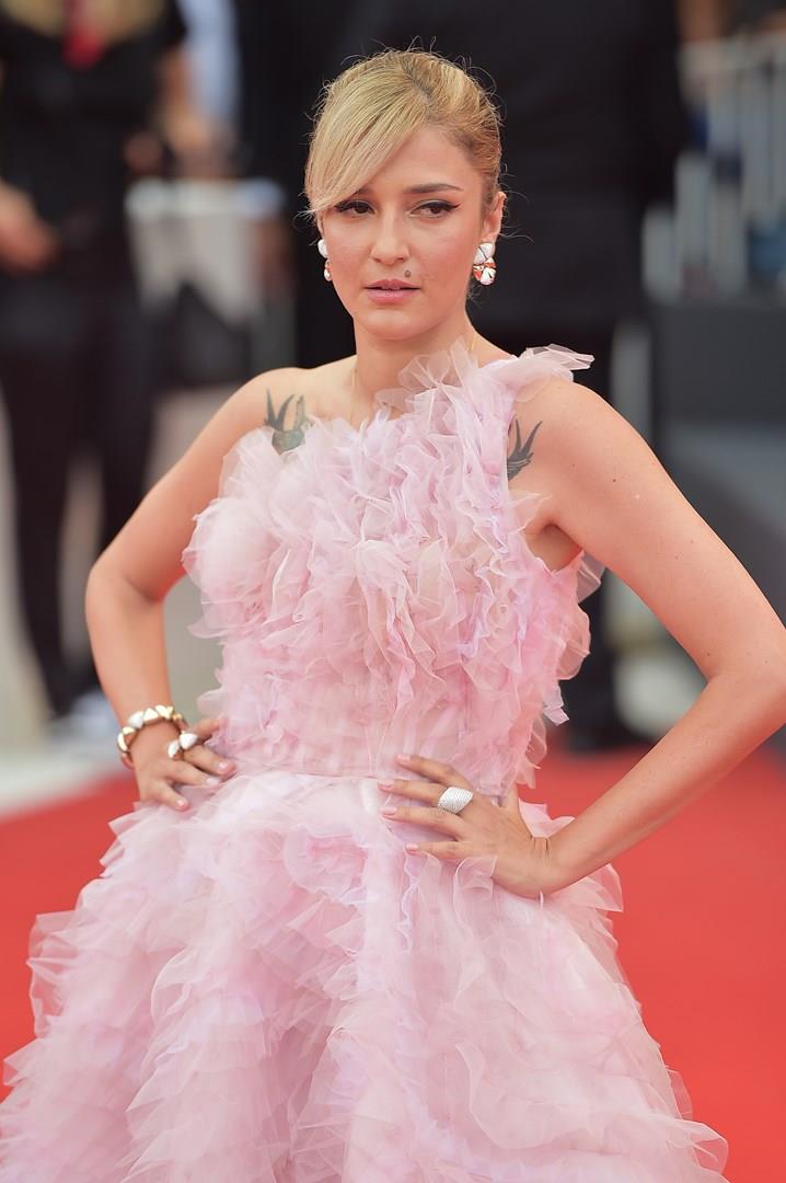 Venezia 76: sul red carpet è di moda lo chignon Eleonora Carisi a Venezia 76