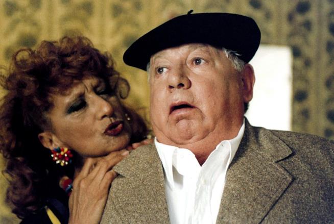 Quello che spegne l'interesse dell'uomo per una donna Fantozzi alle prese con la signorina Silvani, storica bruttina dagli atteggiamenti sensuali