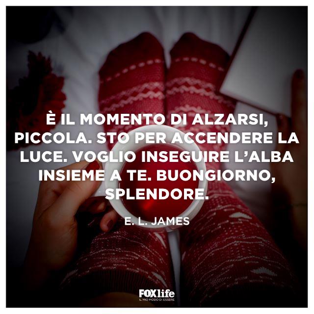 Citazione James Ragazza con una tazza di tè in mano