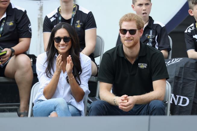 Meghan Markle mano nella mano con il Principe Harry Meghan Markle con il Principe Harry