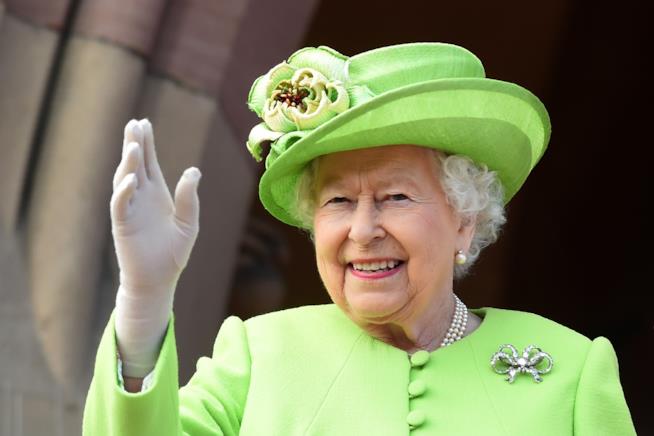 La Royal Family celebrerà presto il suo primo matrimonio gay. La Regina Elisabetta