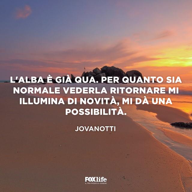 Canzone Jovanotti Spiaggia bagnata dal mare