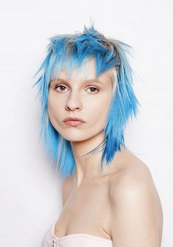 Shag Taglio shag con capelli azzurri