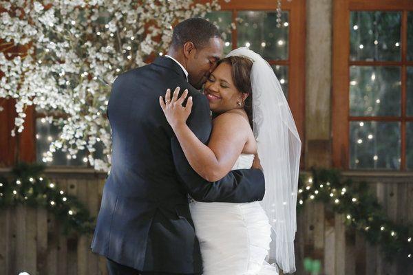 Jason George parla del possibile futuro di Ben e Miranda in Grey's Anatomy 14 Jason George e Chandra Wilson in una scena di Grey's Anatomy